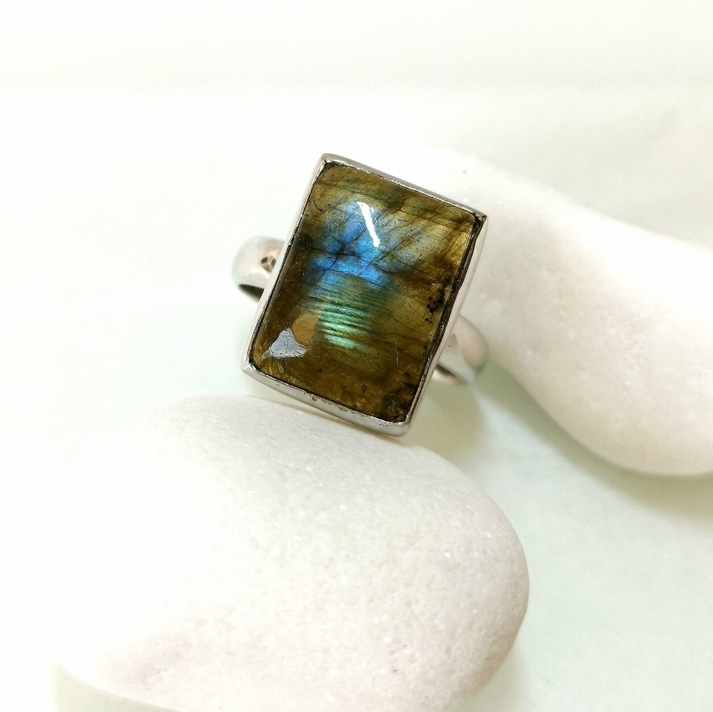 Labradorite ring size 8.5 in Sterling Silver 🆕